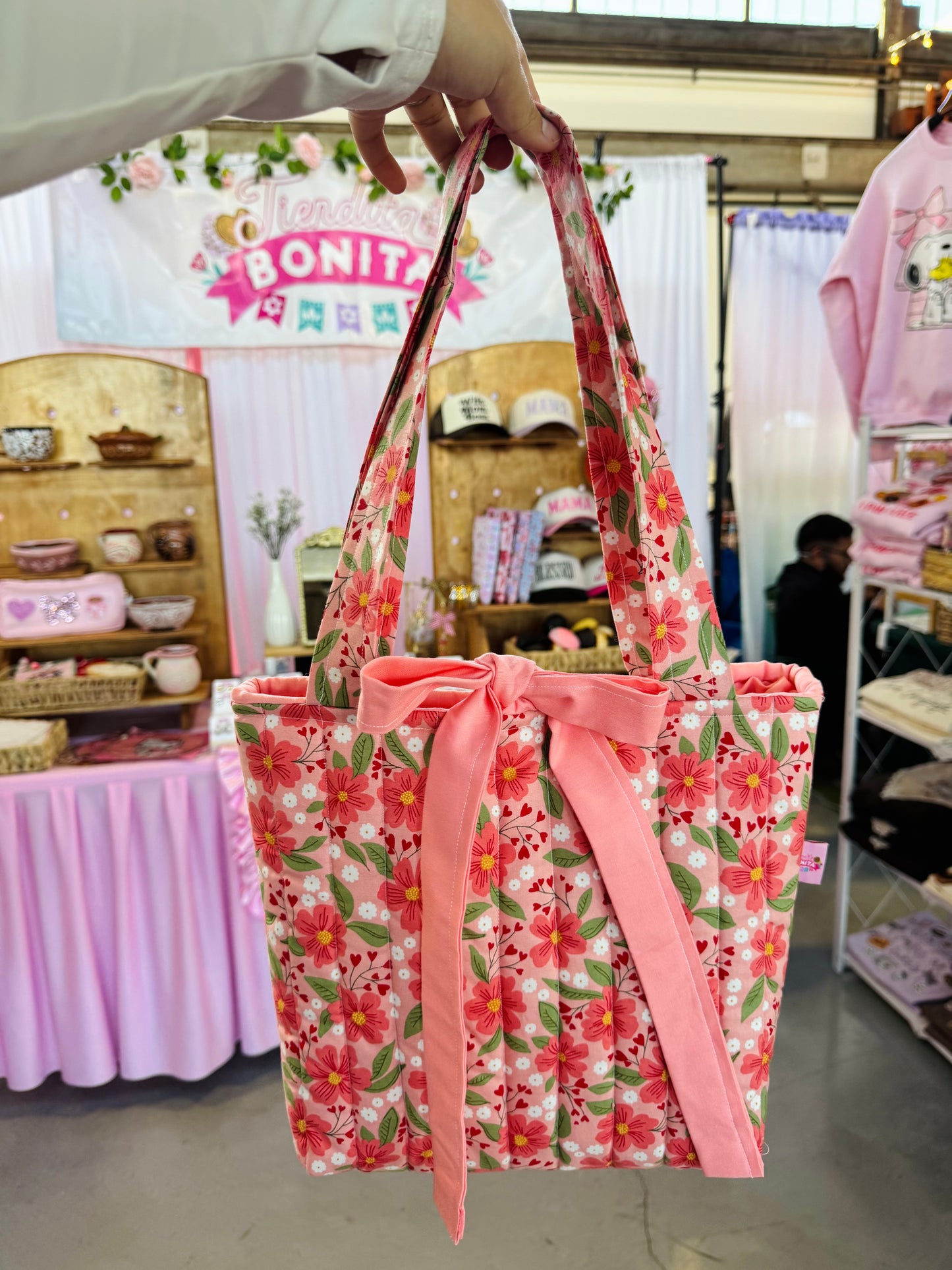 Blushing bloom quilted tote