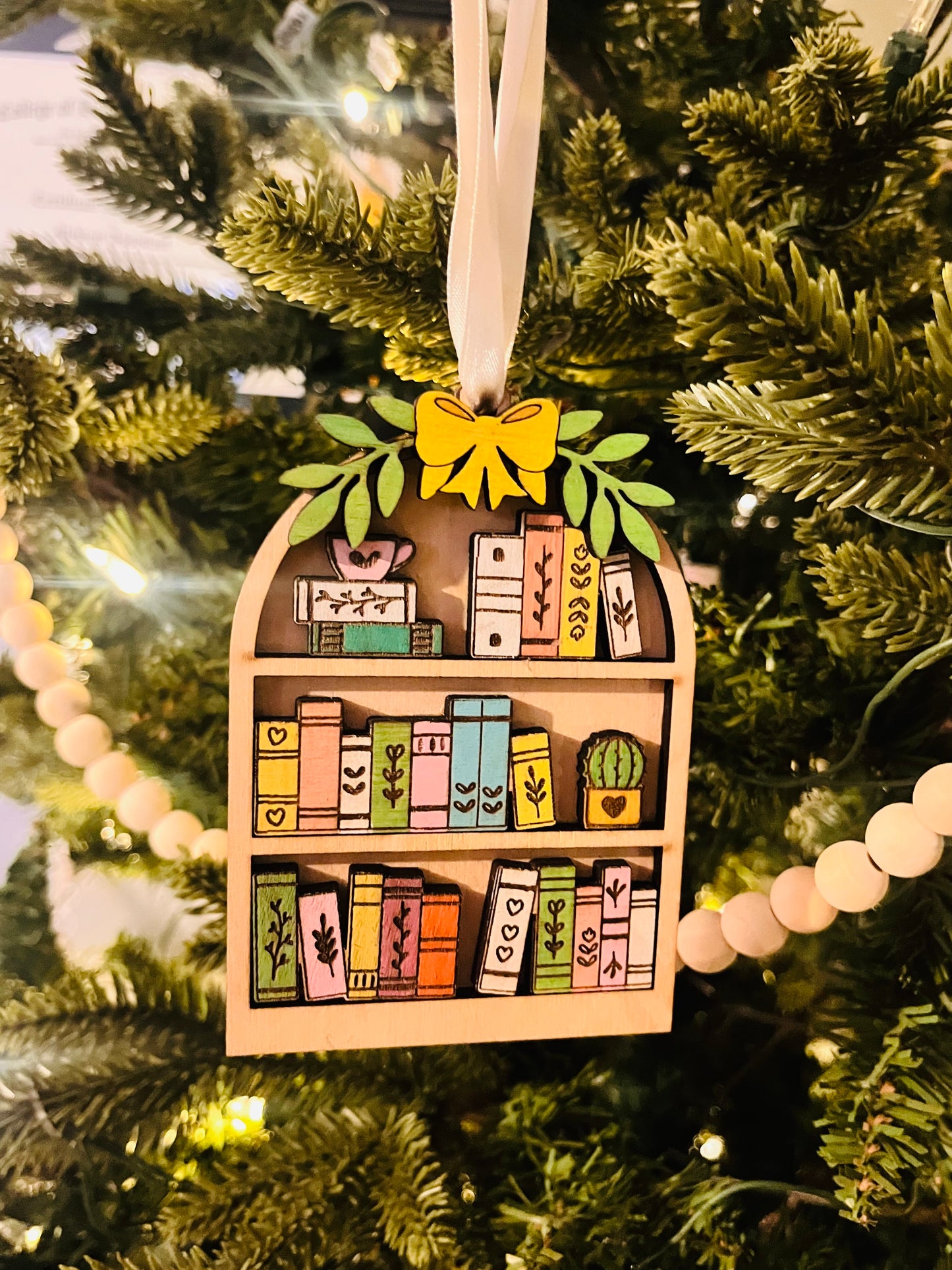 Book shelf ornament