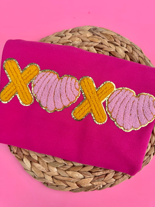 XOXO (churro y conchas ) crewneck