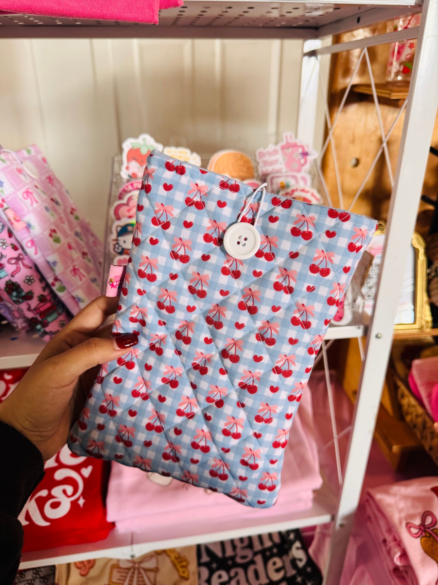Booksleeve cherry