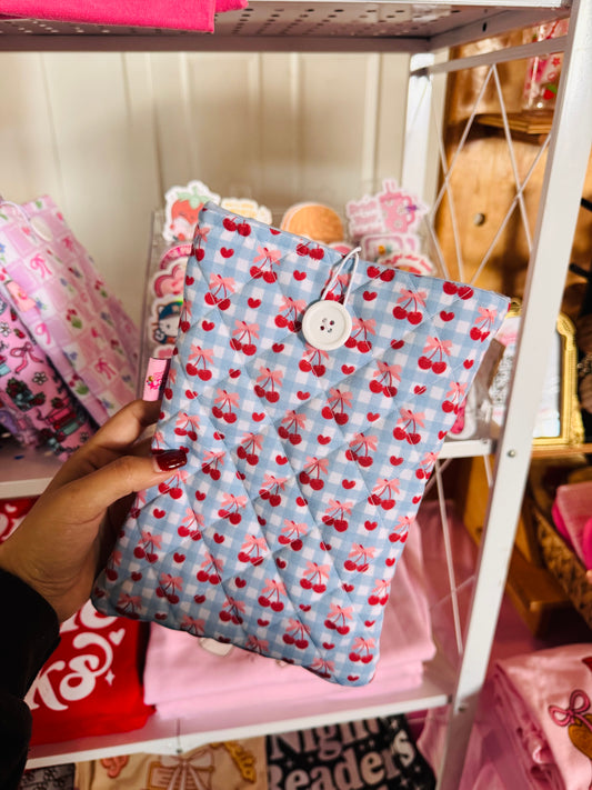 Booksleeve cherry