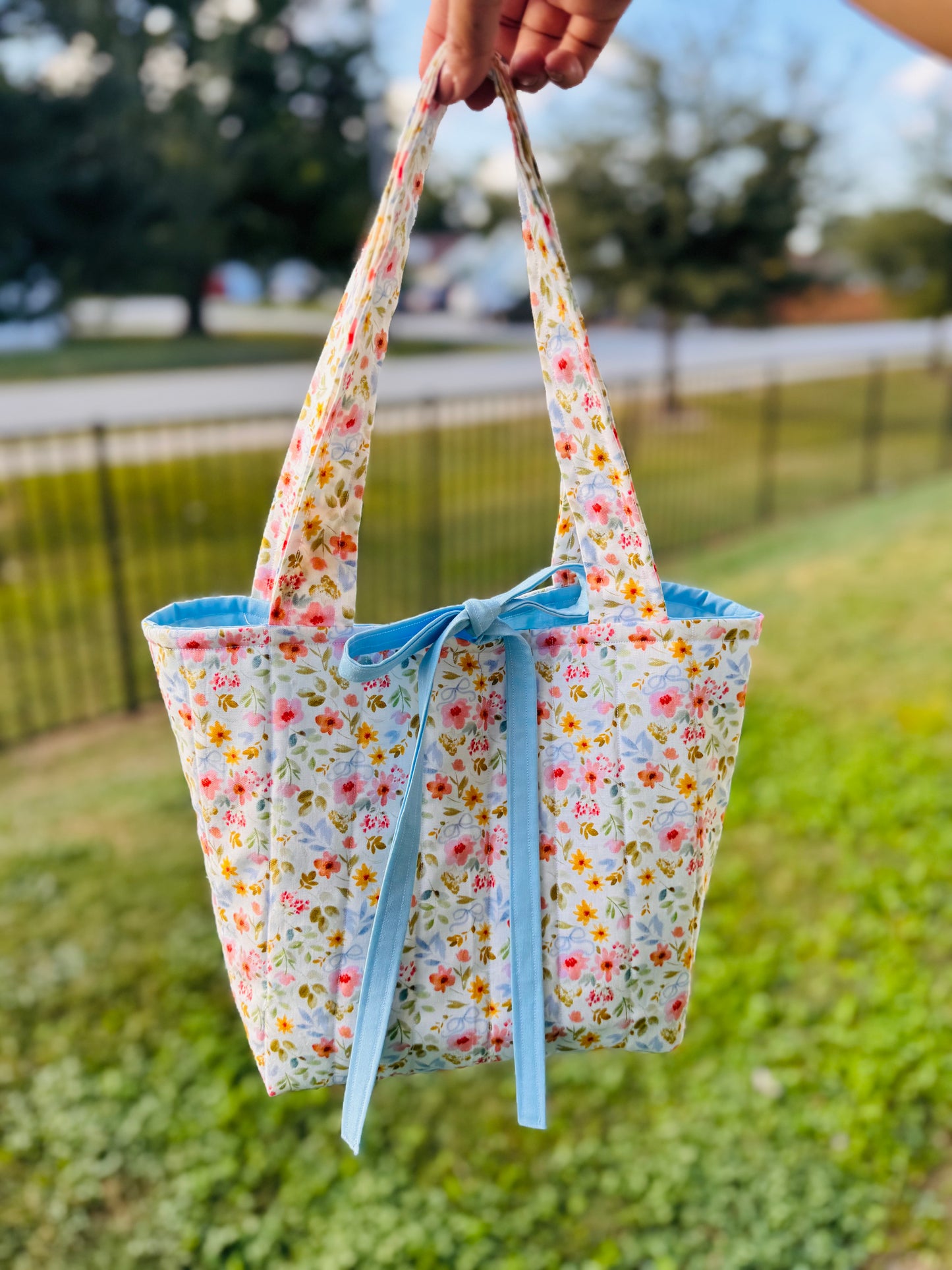 Floral quilted tote bag