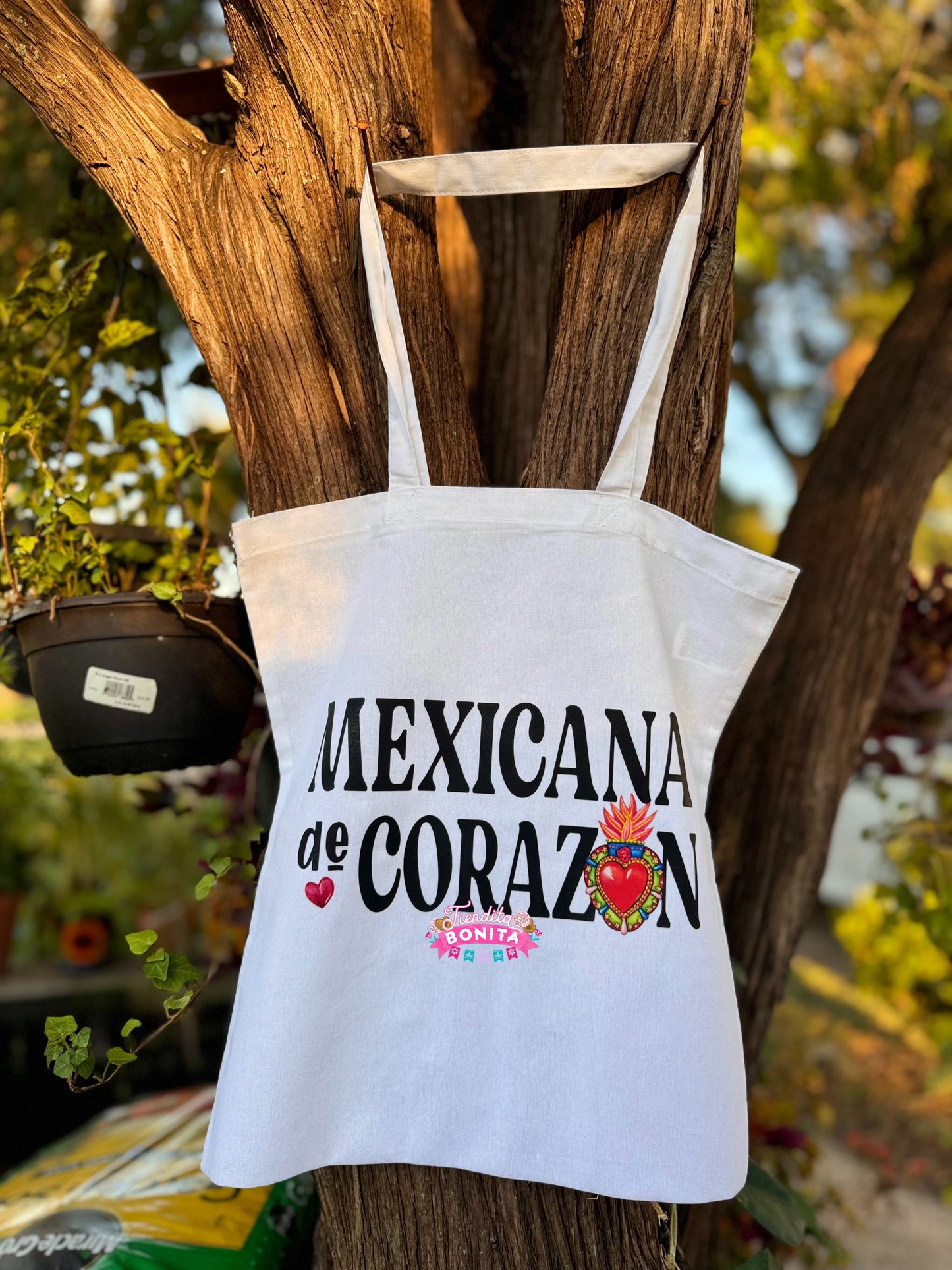 Mexicana de corazón tote bag