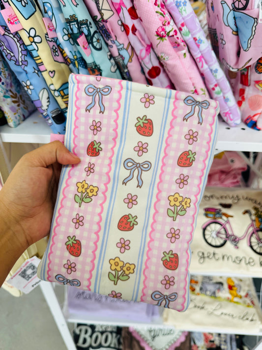 Fresita Booksleeve